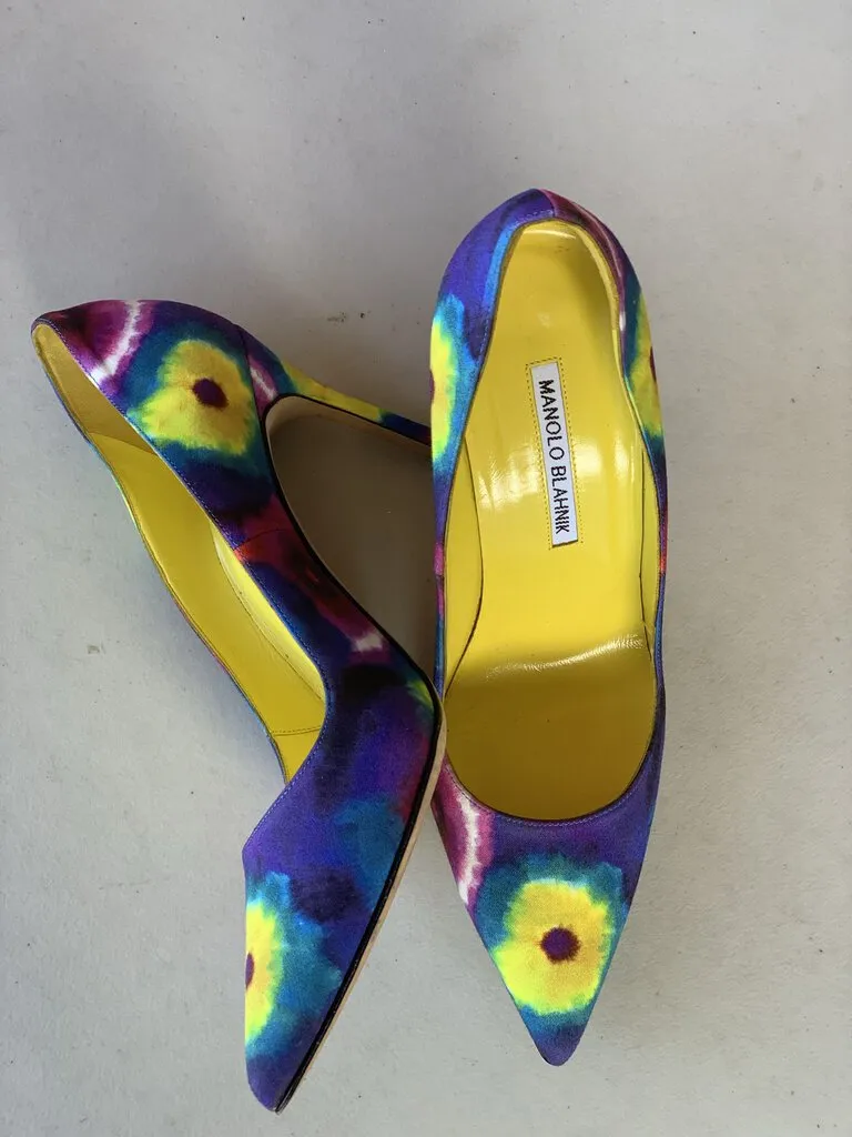 Manolo Blahnik tie dye heels 39